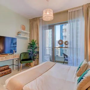 Durrani Homes - Luxurious Near Mall With Pool View Appartement