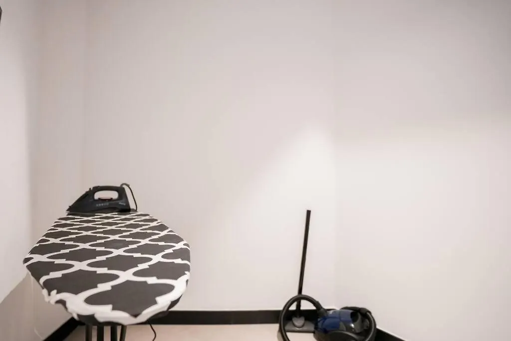 New 2Br In Business Bay With Canal Views Gym & Pool Dubai Apartment