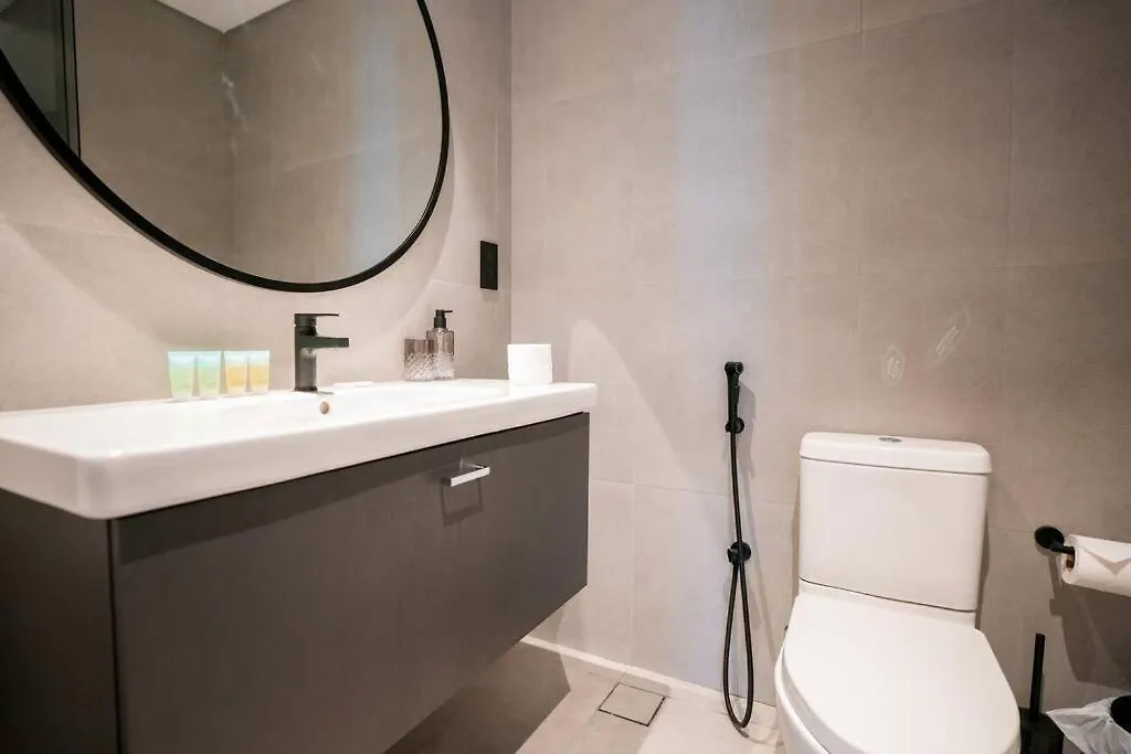 New 2Br In Business Bay With Canal Views Gym & Pool Dubai Apartment