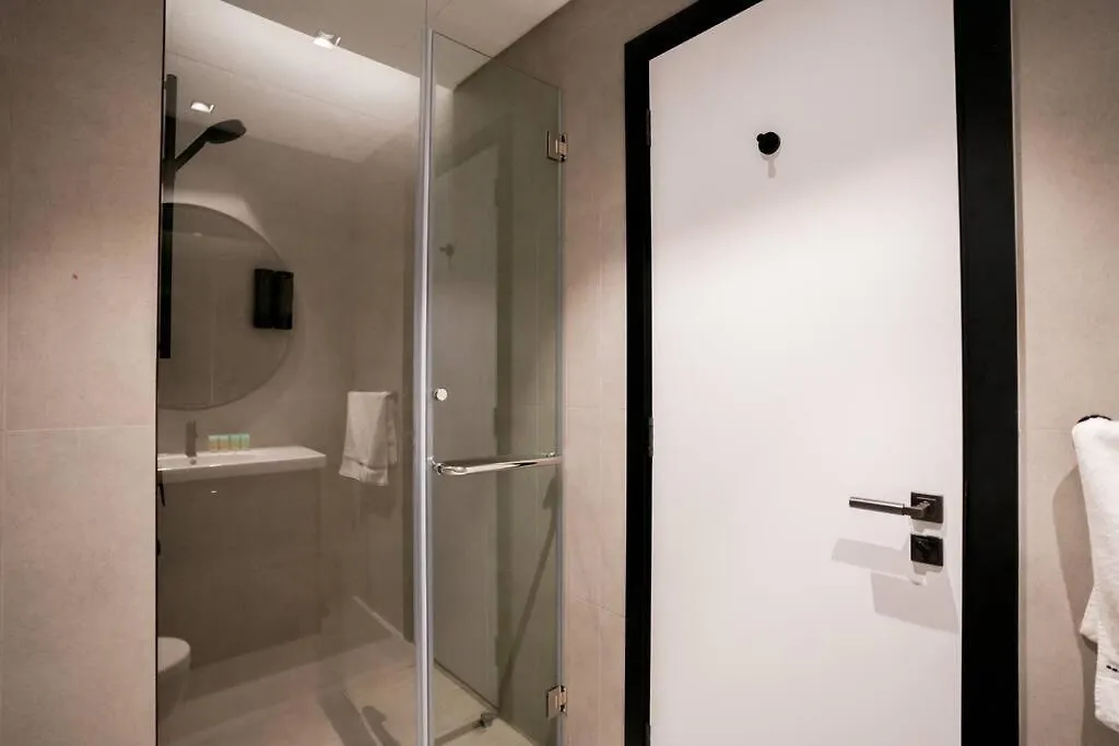New 2Br In Business Bay With Canal Views Gym & Pool Dubai