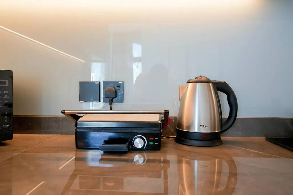 New 2Br In Business Bay With Canal Views Gym & Pool Dubai United Arab Emirates