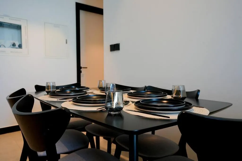 New 2Br In Business Bay With Canal Views Gym & Pool Dubai